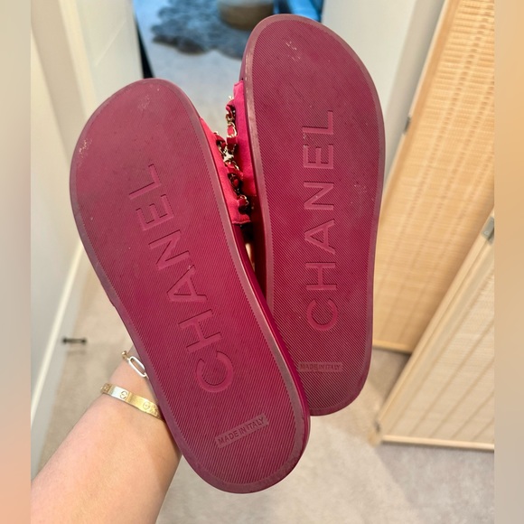 SOLD x CHANEL▪️Tropiconic Gold Logo Charm Chain Slides - Picture 8 of 10